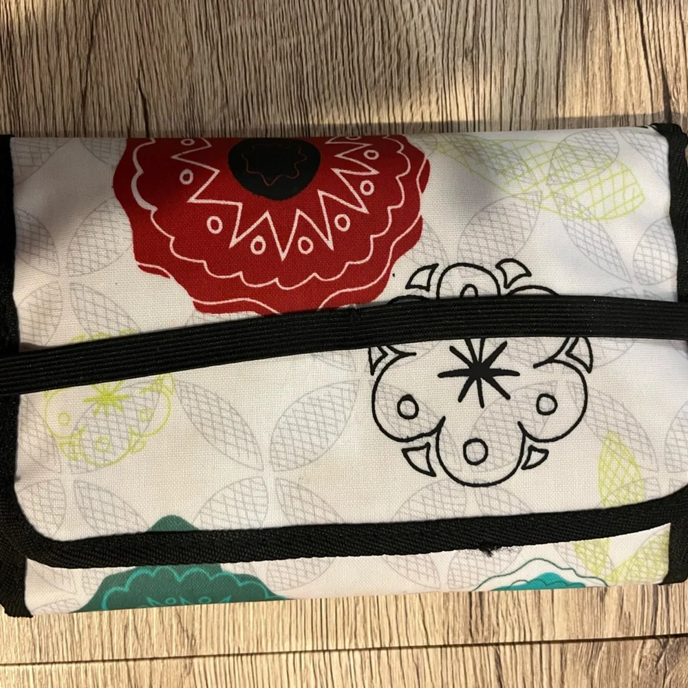 Thirty one pencil stationary bag white black red elastic closure strap